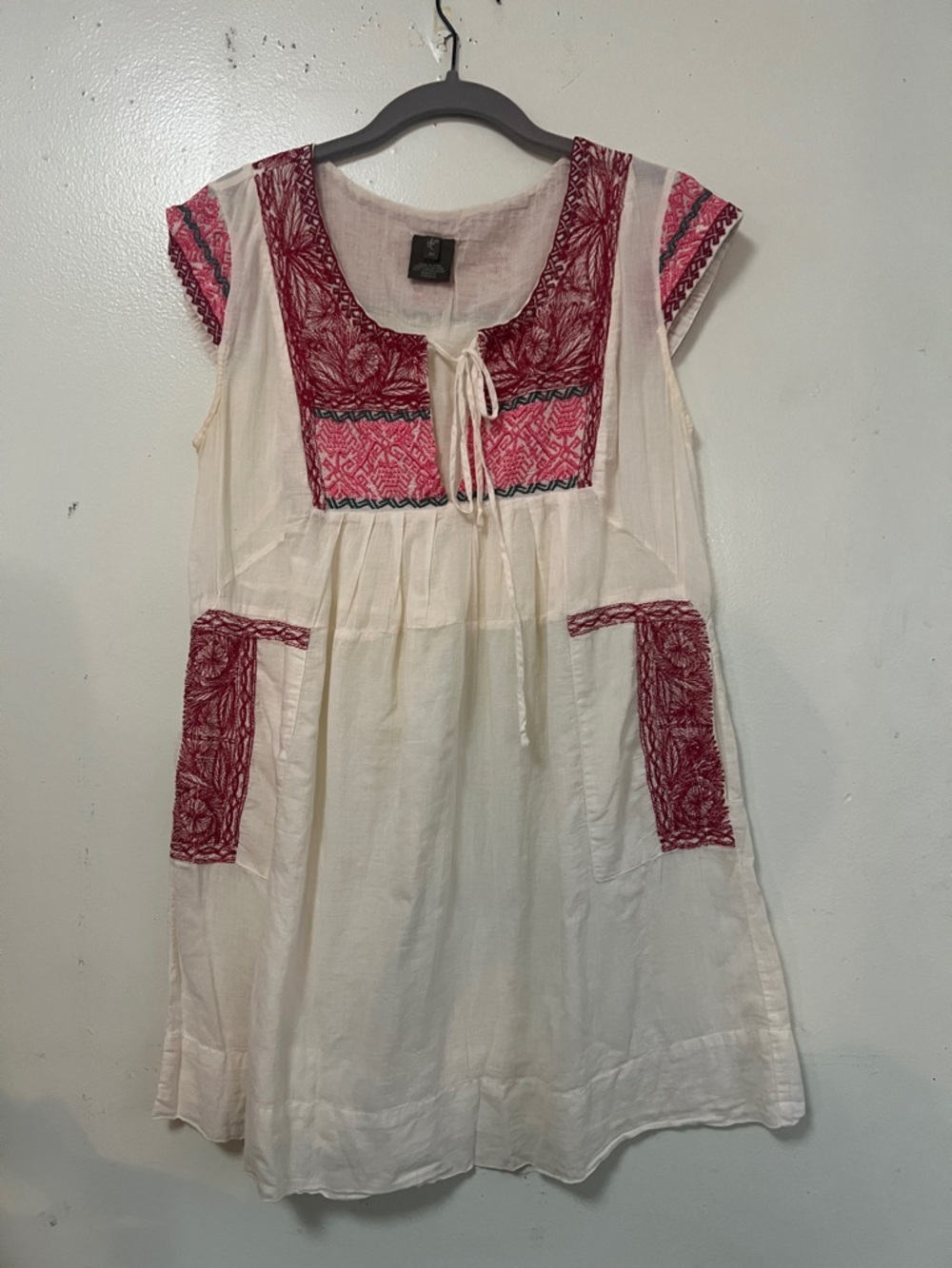 ANTHROPOLOGIE FEI Boho Embroidered Cream Tunic Top with Pink Accents SIZE S/P